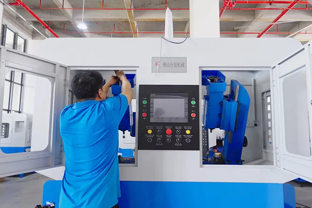 Berapakah lebih dalam diameter lubang bawah benang berbanding dengan kedalaman benang?