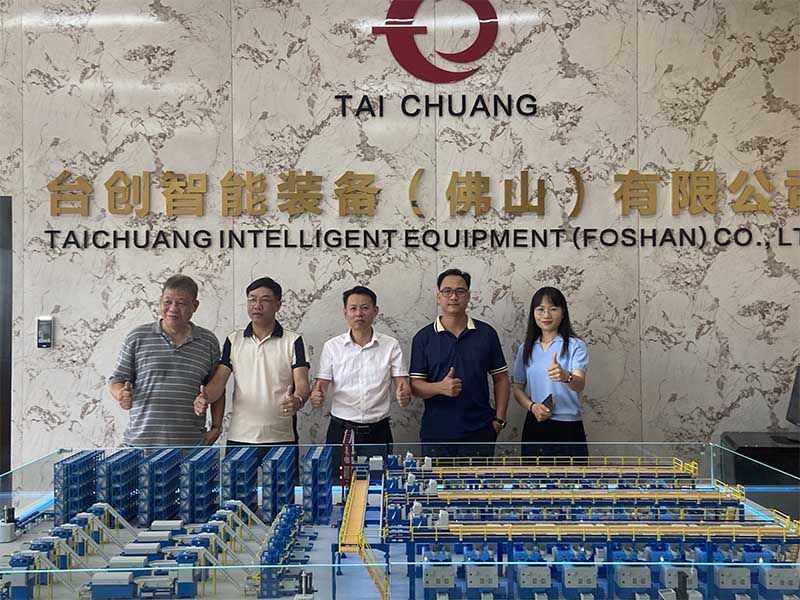 Pelanggan Vietnam Melawat TAICHUANG Intelligent untuk Kerjasama Mesin Penoreh Kacang
